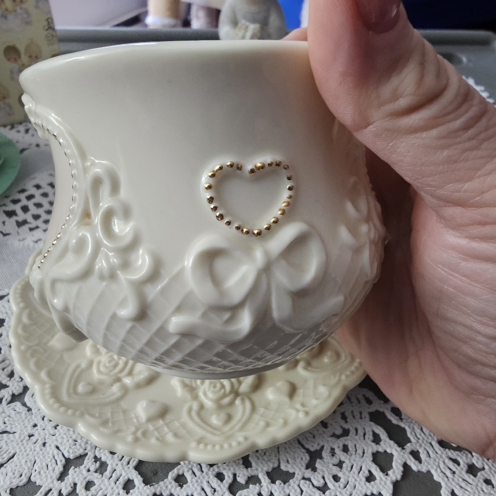 Precious Moments Teacup and saucer "Charity" no box - Picture 6 of 7